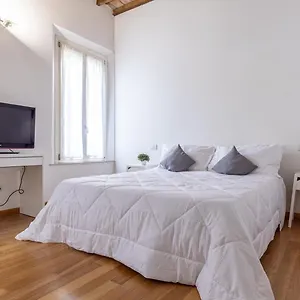  Appartamento Piazza Martiri-in Pieno Centro Sotto Al Castello Italia